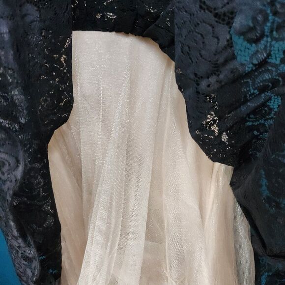 Chi Chi London Women’s Dress 6 Black Cream Floral Lace Fit Flare Retro - Picture 13 of 13